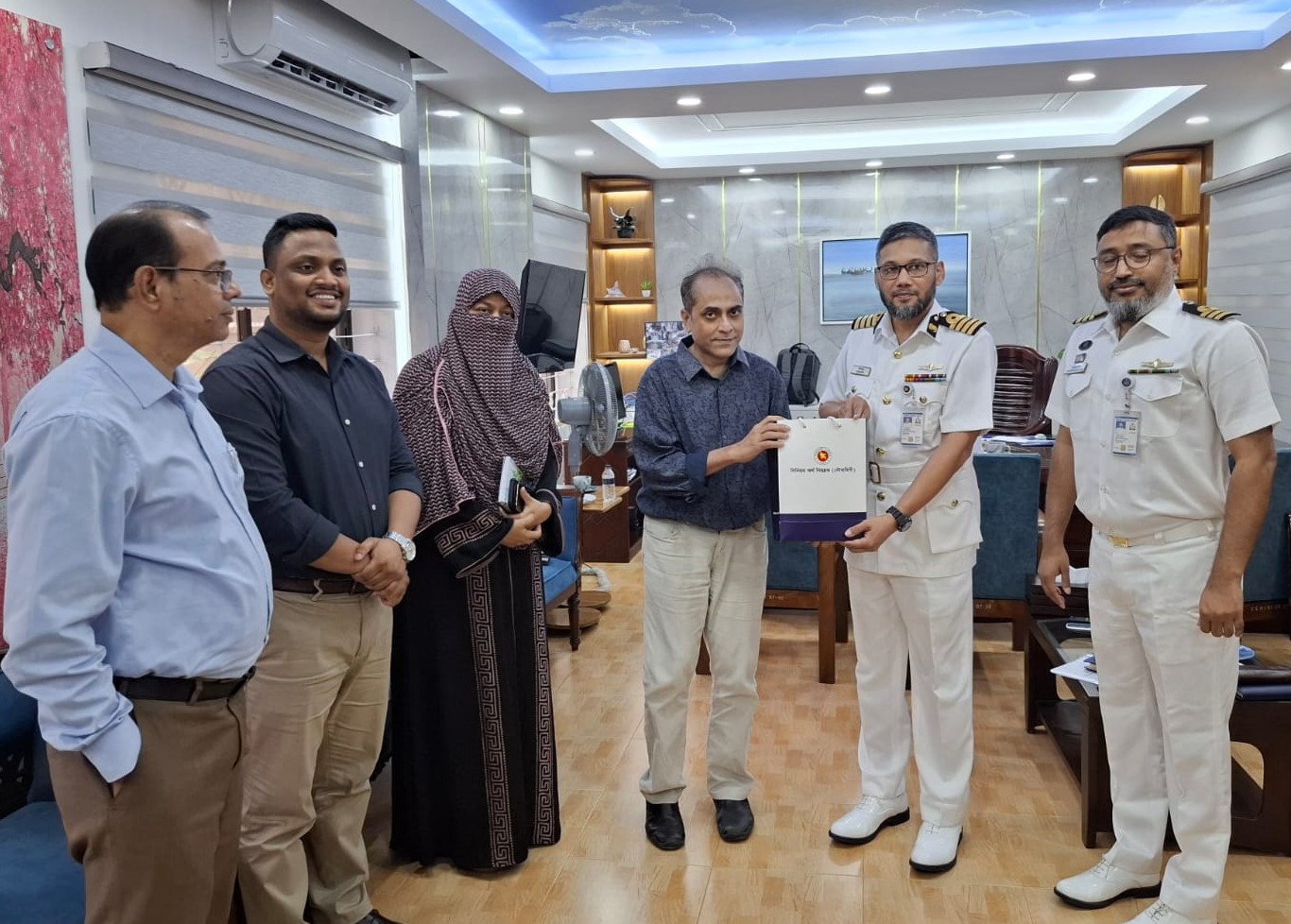 Distribution of award from SFC Navy Office to DPP&A Sir